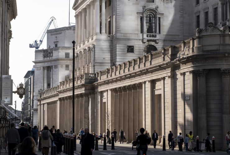 European stock markets - European Stocks Slide Amid Oil Surge and Rate Hike Bets